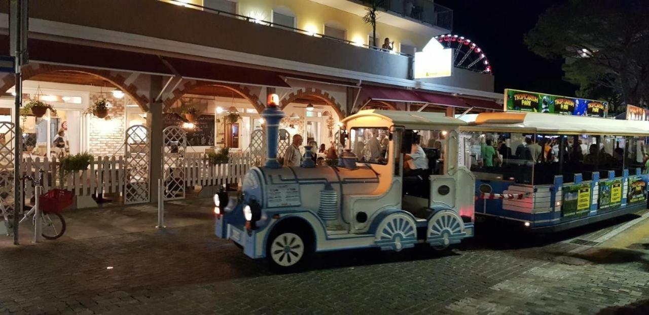 Hotel Colorado Lido di Jesolo Ngoại thất bức ảnh